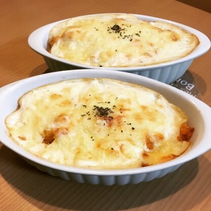 チキンライスレシピの半量で作って、オムライスチーズリゾットにアレンジしました。
とても簡単に美味しく作れました。